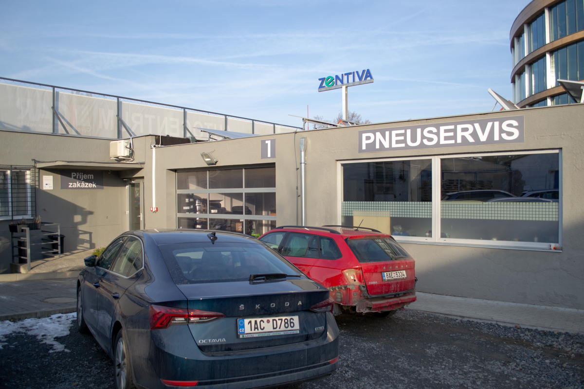 Pneuservis z venku